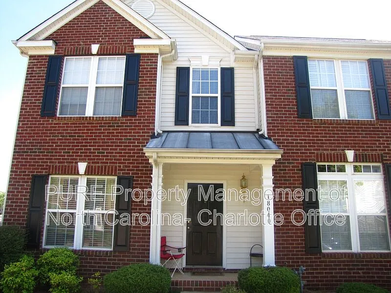 Building Photo - 18040 Delmas Dr