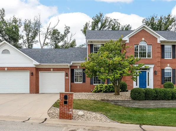 737 Augusta Dr SE, Cedar Rapids, IA 52403