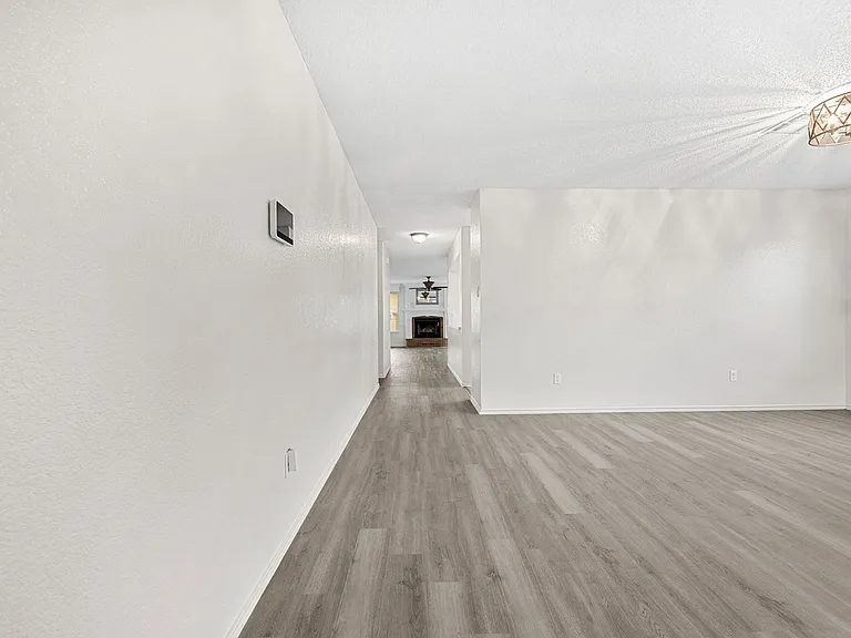 1005 Judy Ln — Photo 16