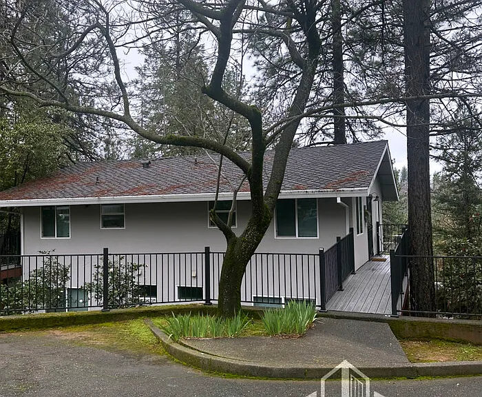 1840 Point View Dr #D — Photo 1
