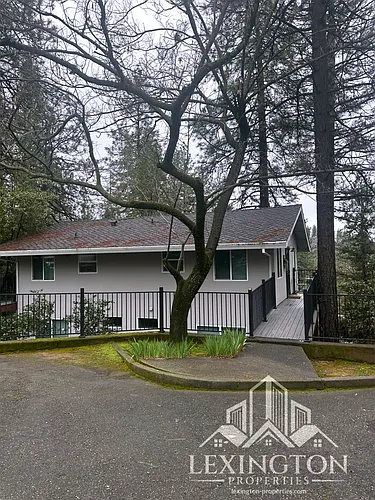 1840 Point View Dr #D Photo 1