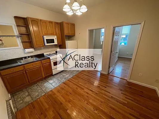 1st image of 32-29 Steinway St #B3