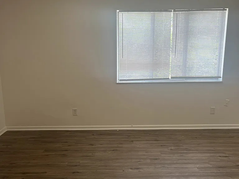 1034 Cherry Dr #15 — Photo 2