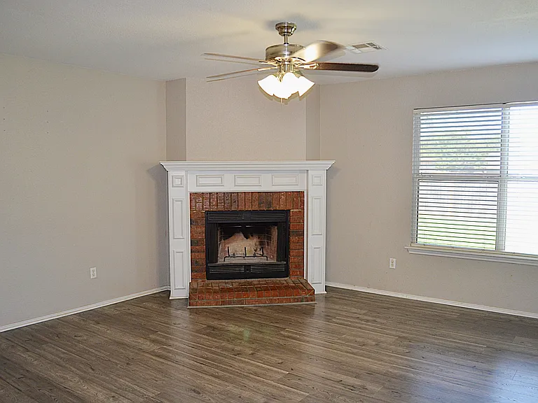 4603 Regency Dr — Photo 8