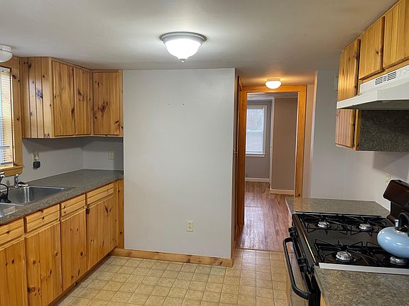 5th image of 9 Troy Rd