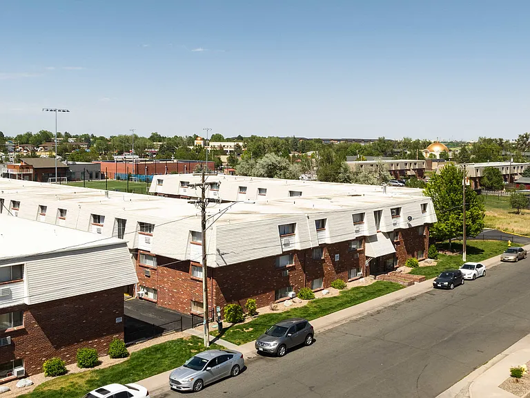 Carriage Green Apartments — Photo 21