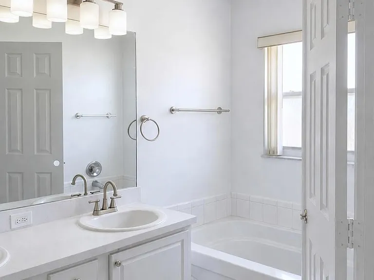 703 Crosswinds Dr — Photo 9