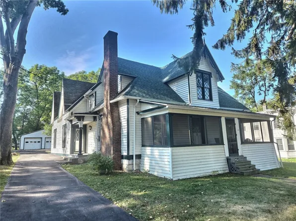 10 Center St, Union Springs, NY 13160