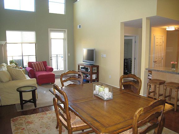 Spacious and Light Living Area