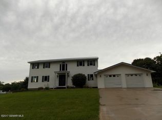 90 5th Ave SW, Wells, MN 56097