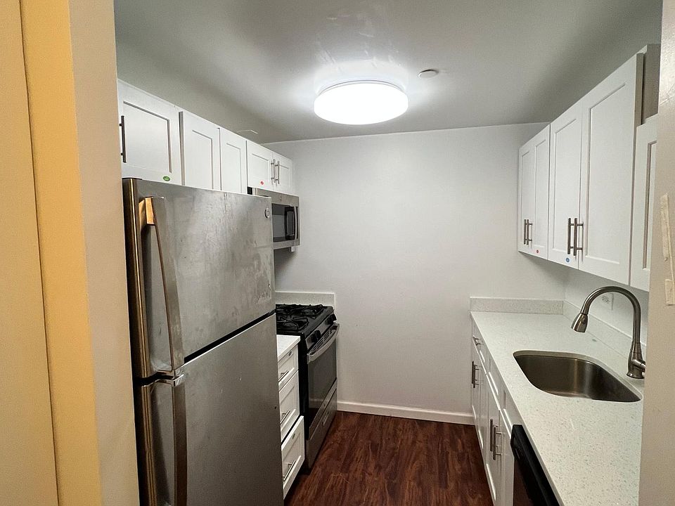 1st image of 15910 71st Ave APT 2L