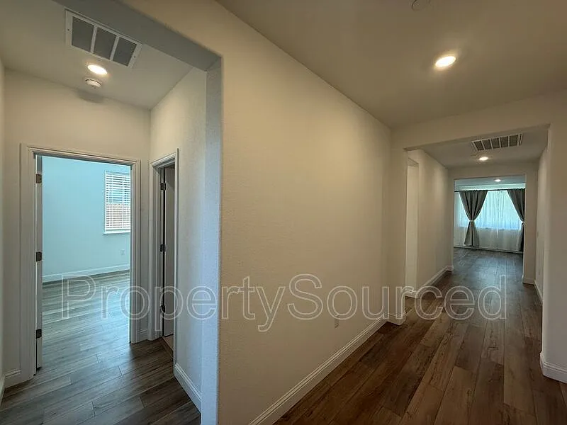 4 bed, 3.0 bath, 2178 sqft, $2,850 — Photo 4