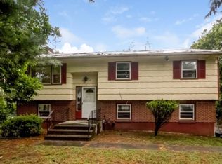 4 Cinder Rd, Garnerville, NY 10923