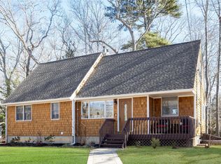 950 Paradise Shores Rd, Southold, NY 11971