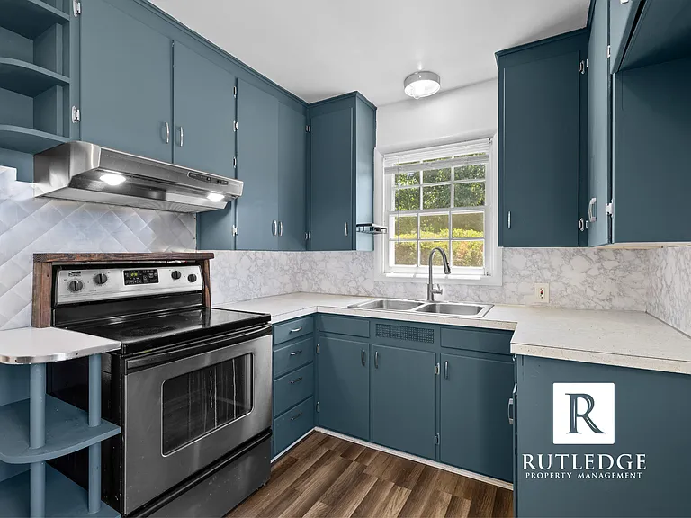 307 Monroe St — Photo 8