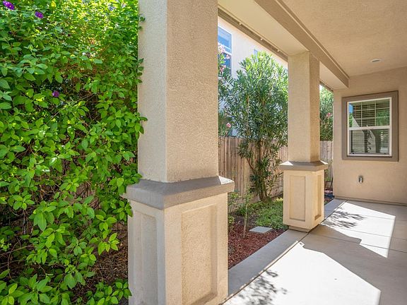 4th image of 1149 Bellflower Way