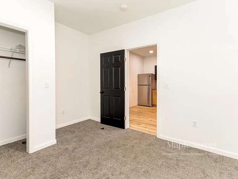 910 Main St — Photo 6