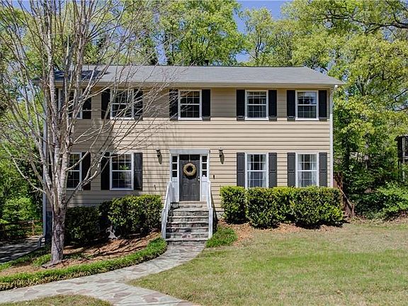 2nd image of 604 Green Valley Dr SE