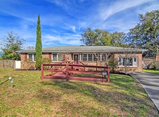 1246 Honeysuckle Ln, Charleston, SC 29412