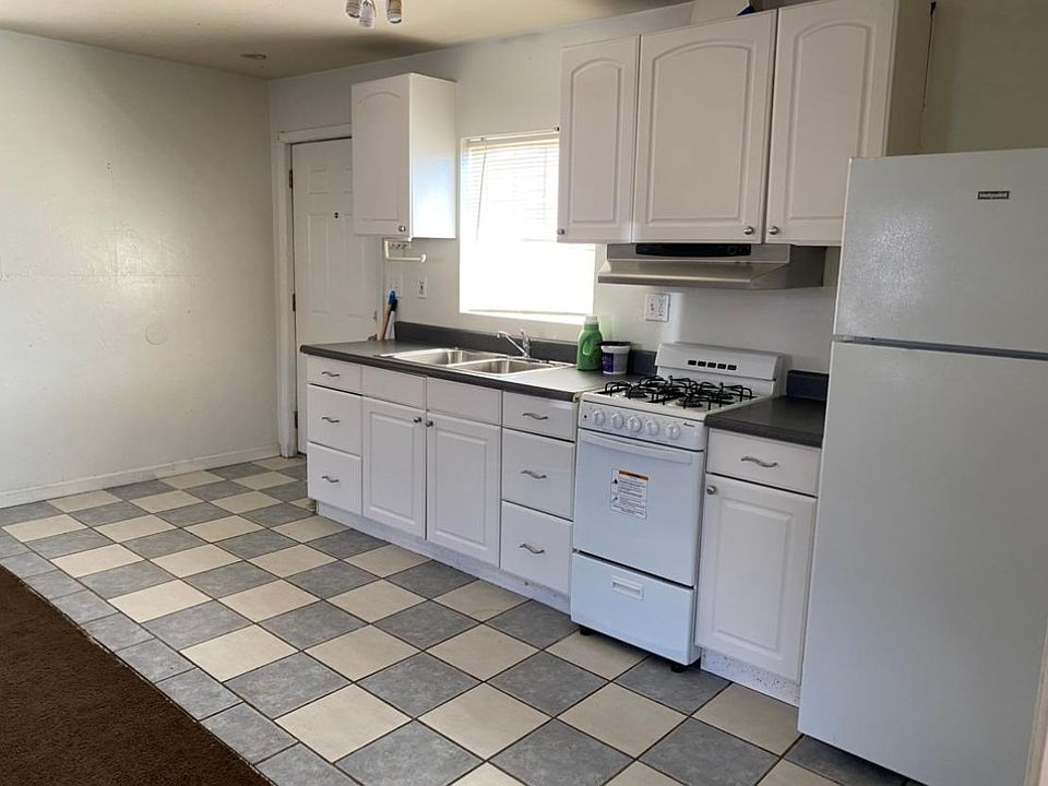1st image of 407 Smalley Ave #B