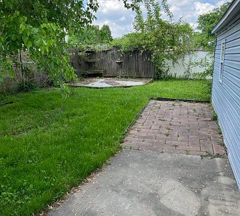 3rd image of 23793 Lambrecht Ave