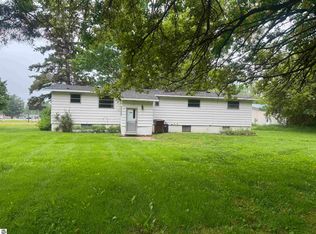 1684 W Monroe Rd, Saint Louis, MI 48880