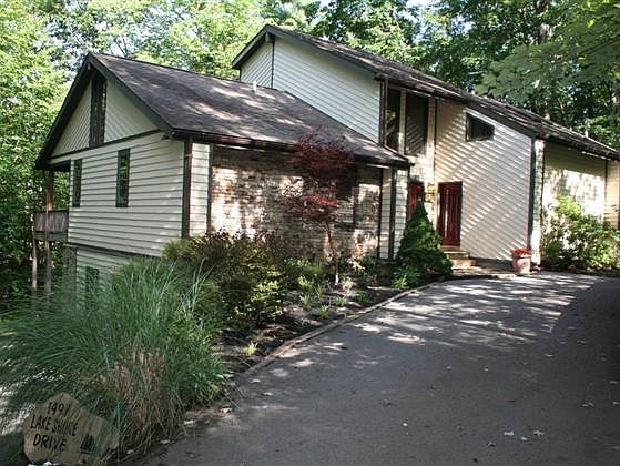 1st image of 1497 Lake Shore Dr