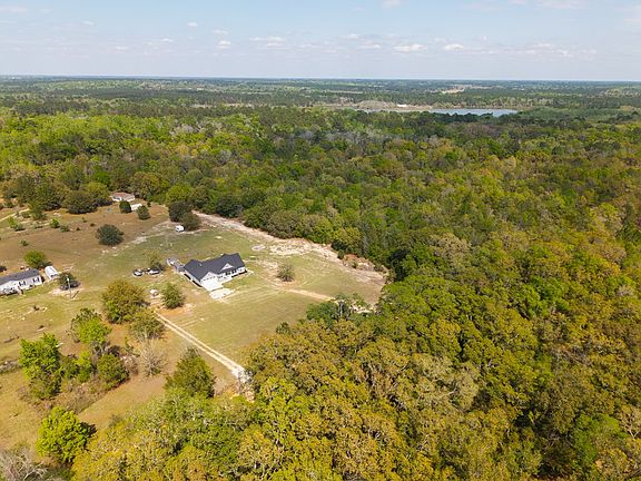 4th image of 1829 Blease Rd