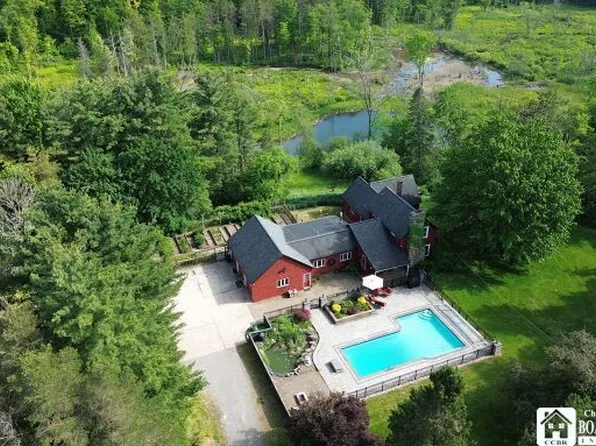 9303 Falls Rd, West Falls, NY 14170