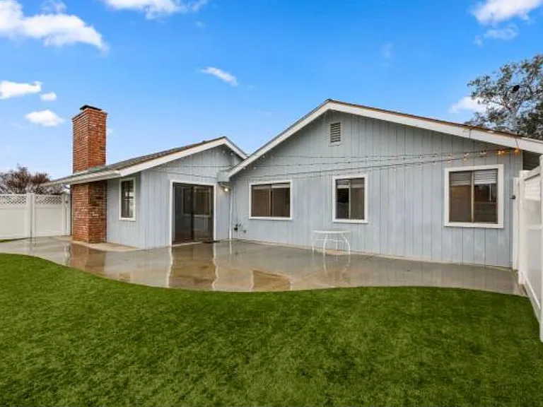 1776 E Alvarado St — Photo 4