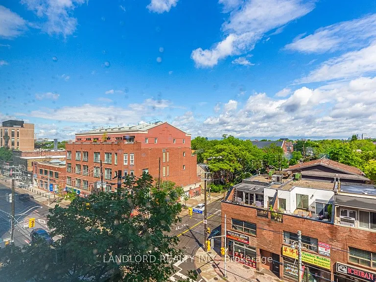 725 King St W #611 — Photo 19