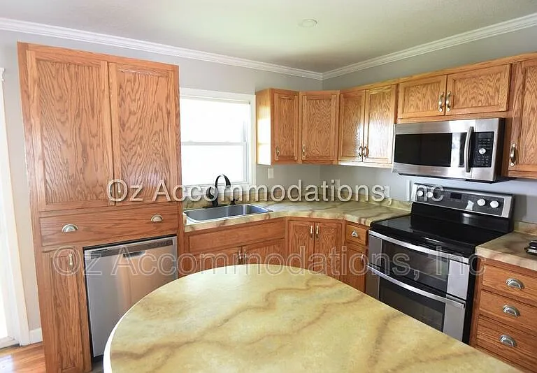 707 N Seminole Dr — Photo 9