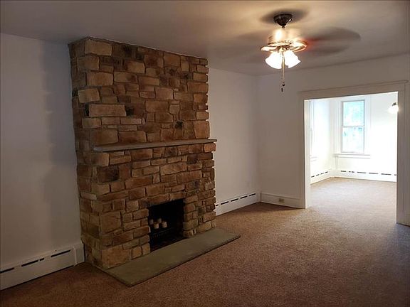 4th image of 1638 Lincoln Ave