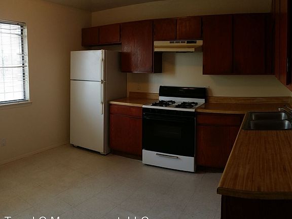 3rd image of 225 Figueroa St NE APT 2