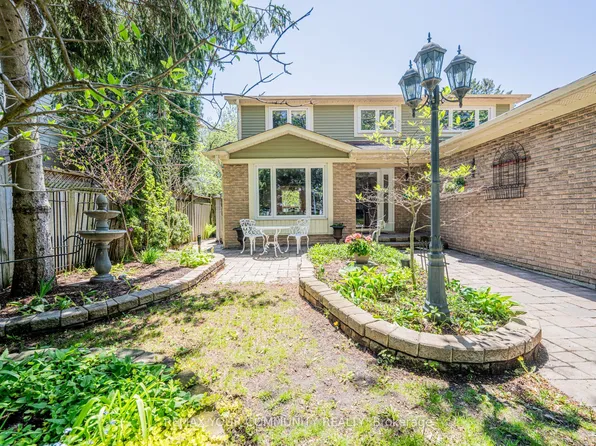 27 Drumern Cres, Richmond Hill, ON L4C 5H9