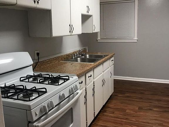 4th image of 1639 N Livingston Ave