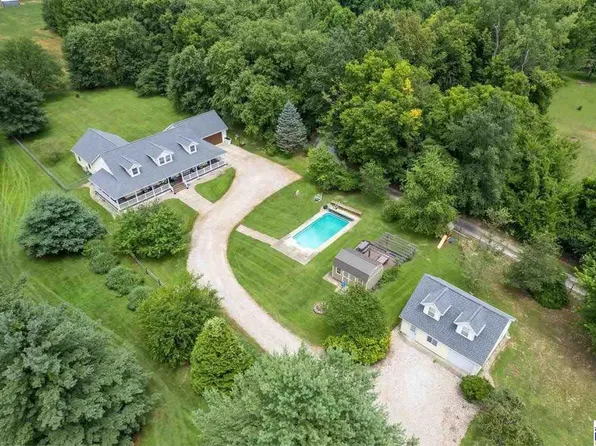 2692 E Moyer Dr, Terre Haute, IN 47802