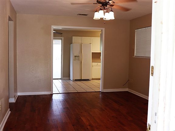 5th image of 8940 Hilton Dr