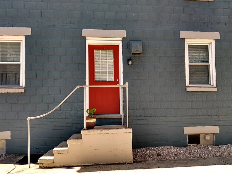 1233 S Coldbrook Ave — Photo 14