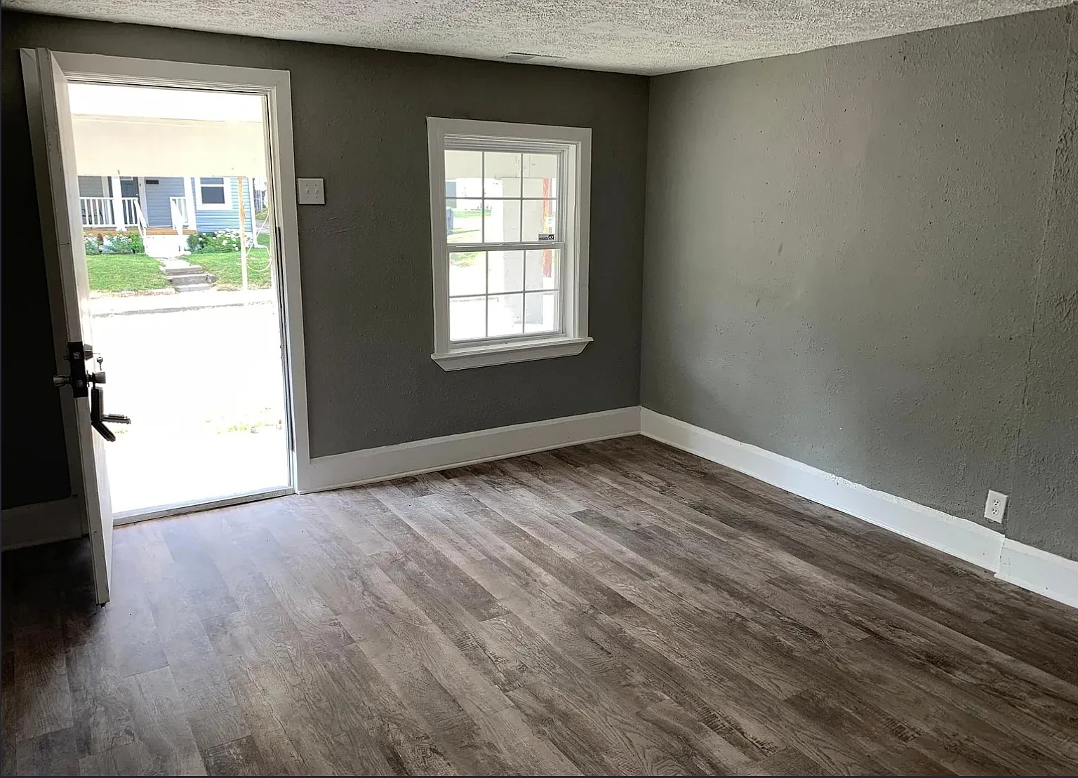 1 bed, 560 sqft, $950 — Photo 2