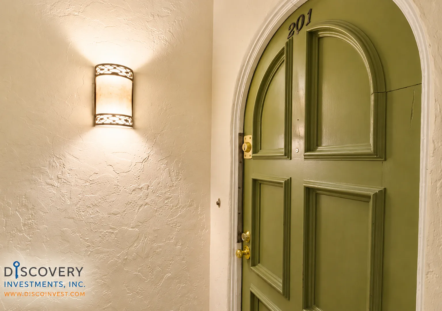 Ivy Dr. 2551 — Photo 2