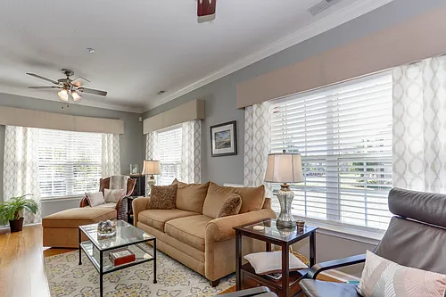 1806 Duntrune Gln Photo 1