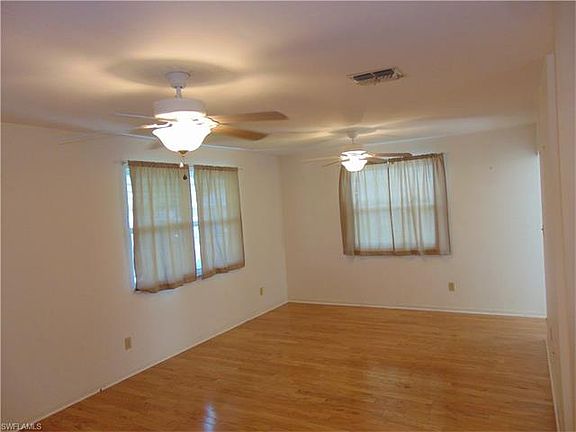 4th image of 28 Heath Aster Ln