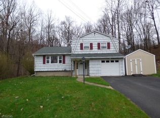 24 Parrish Dr, Vernon, NJ 07462