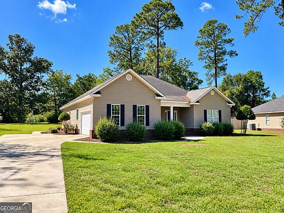 3rd image of 709 Brookwood Dr