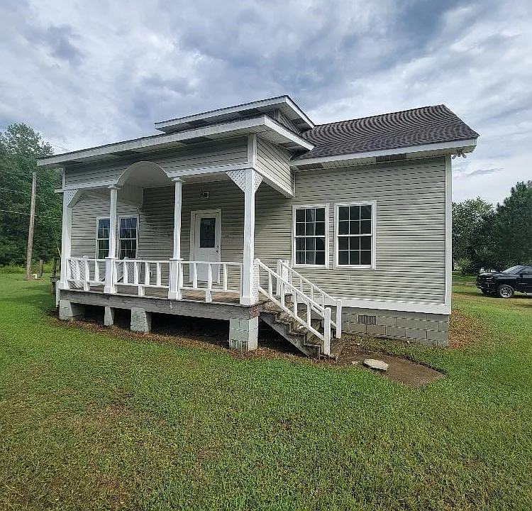 615 David St