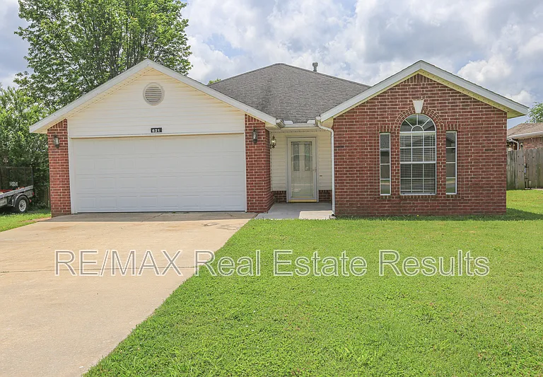 621 Bliss Cir — Photo 3