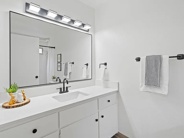 1311 Drake Dr #7 — Photo 7