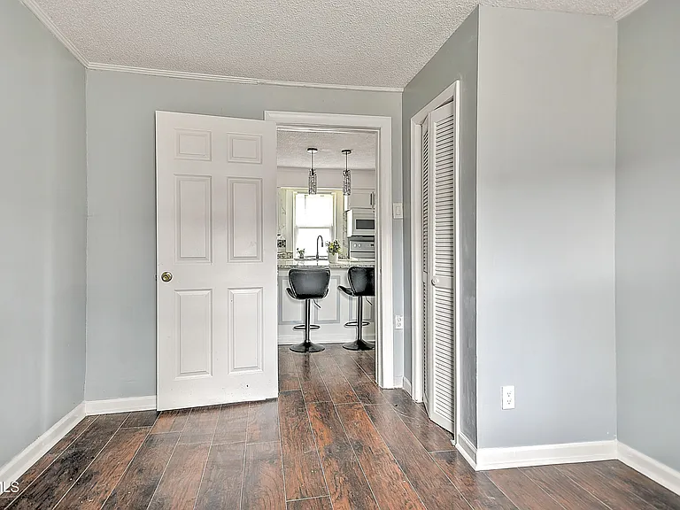 1208 Riverside Ave — Photo 23