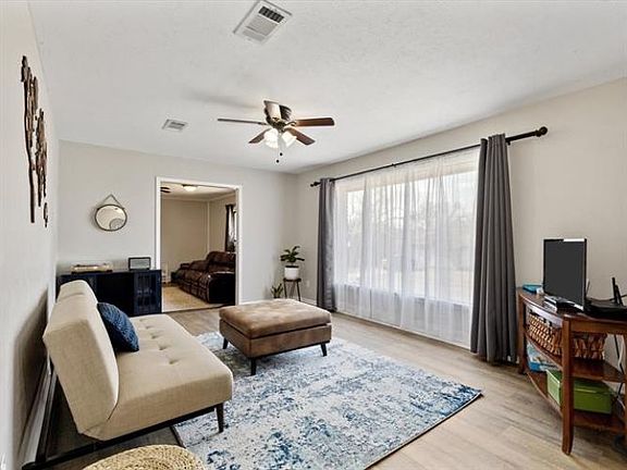 5th image of 1411 Eastview Dr